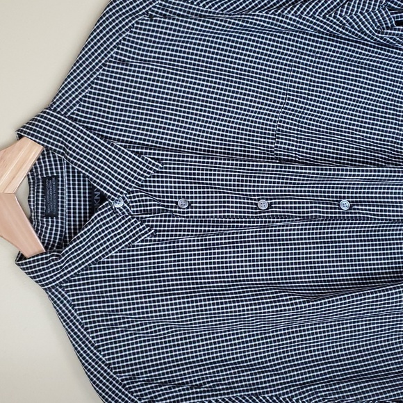 DKNY black button down short sleeve shirt - Picture 2 of 6